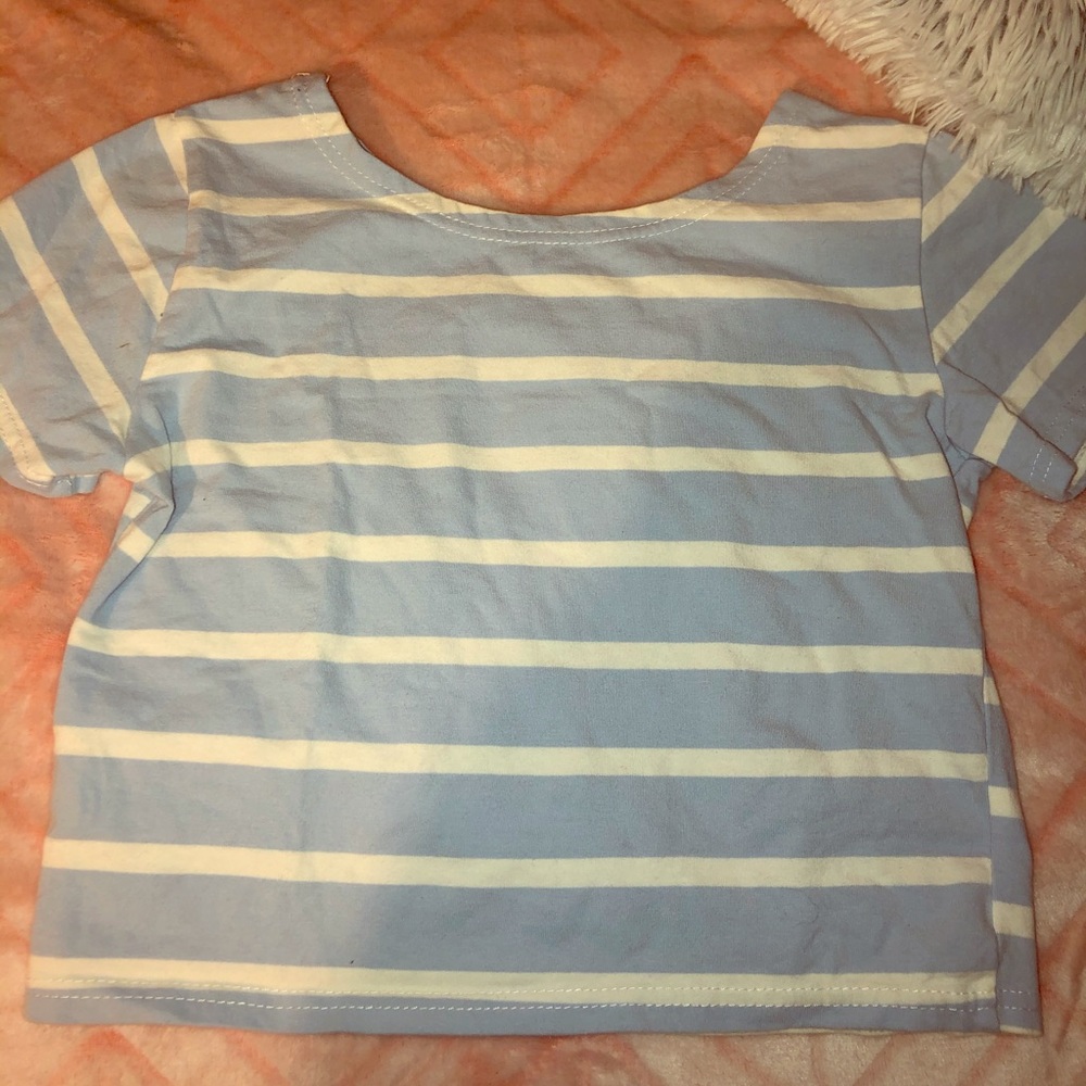 ROMWE cropped blue + white striped shirt ‼️